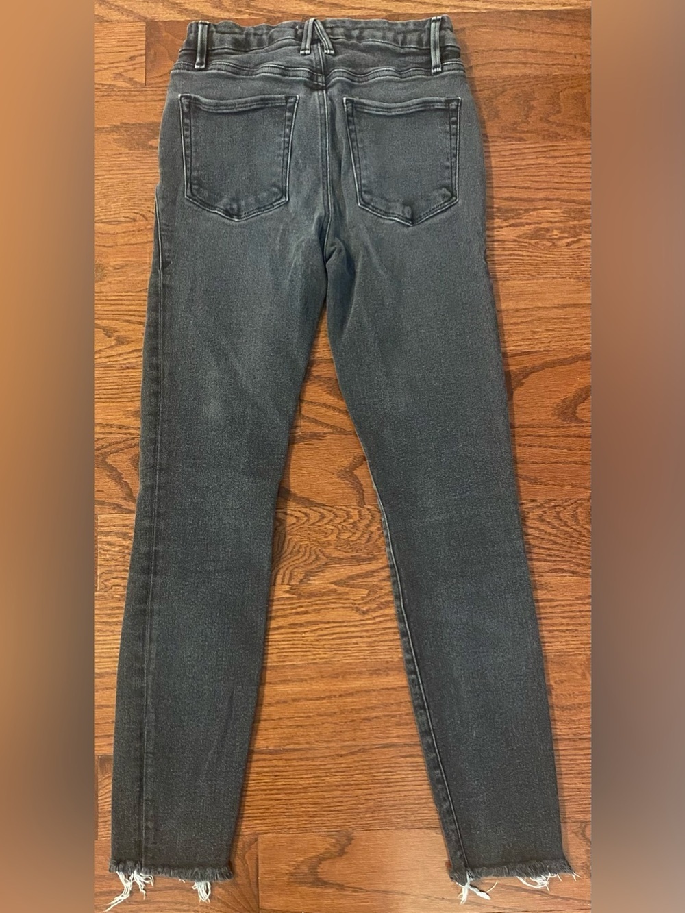 Good American Jeans Sz 4/27 Black Stretch Raw Hem Belt Loops 5 Pockets - Picture 6 of 8